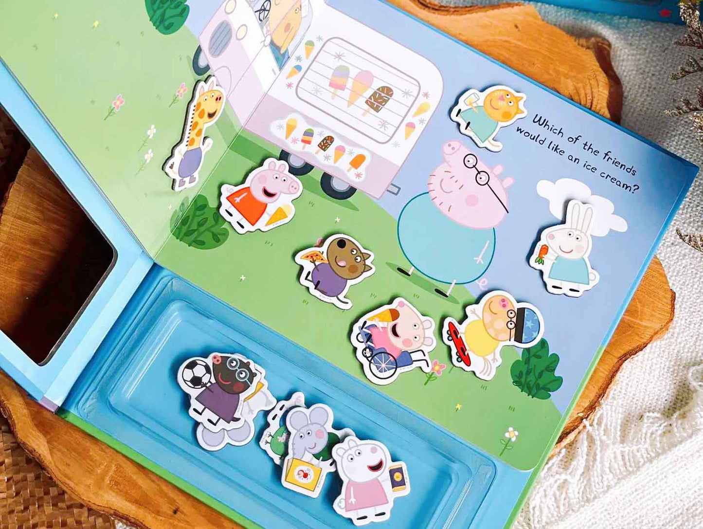 Peppa Pig Magnetic Book