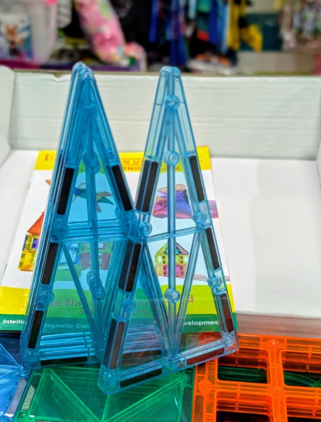 Magnetic Tiles Building Set – STEM Learning & Creativity Boost for Kids