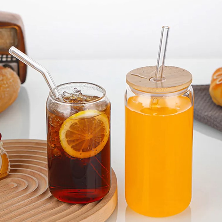 "Chic glass tumbler, an ideal gift for teens and adults, perfect for everyday cold drinks and on-the-go hydration."